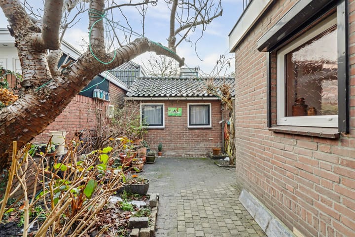 Photo 27 of Voorstraat 141-A