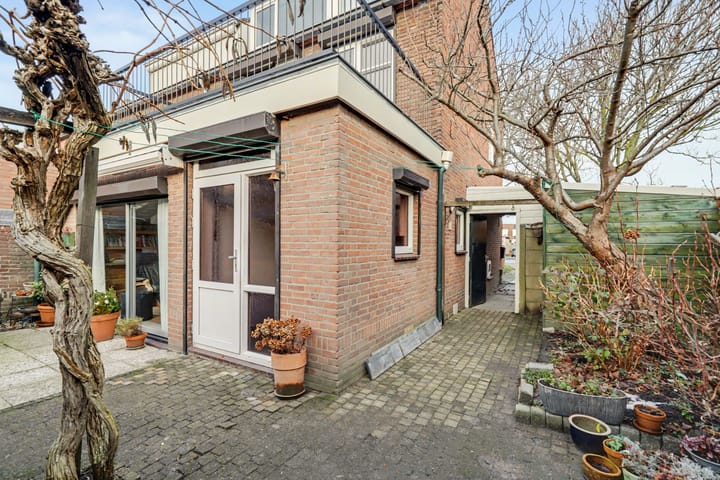 Photo 28 of Voorstraat 141-A