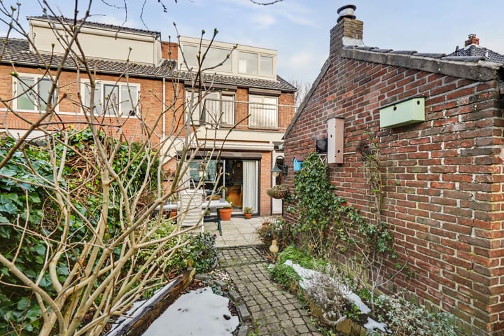 Photo 30 of Voorstraat 141-A