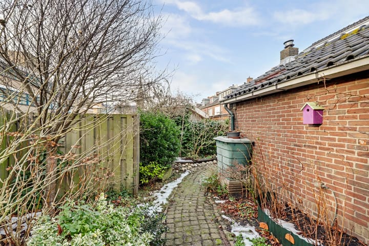 Photo 32 of Voorstraat 141-A