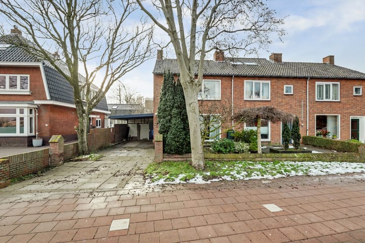 Photo 36 of Voorstraat 141-A