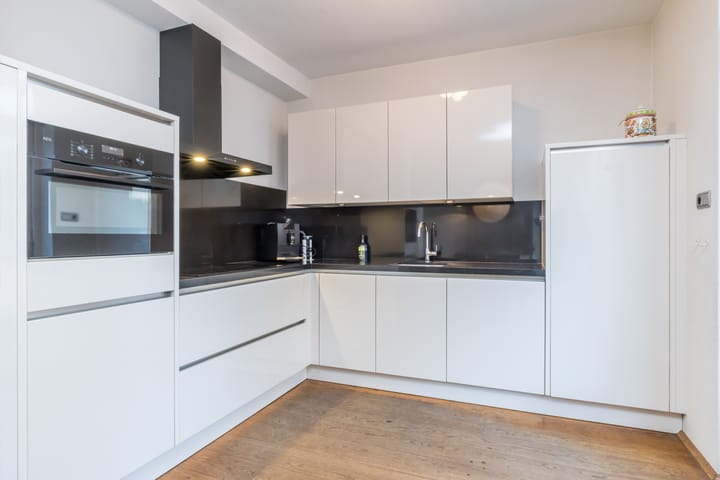 Foto 13 van Van Weerden Poelmanstraat 181