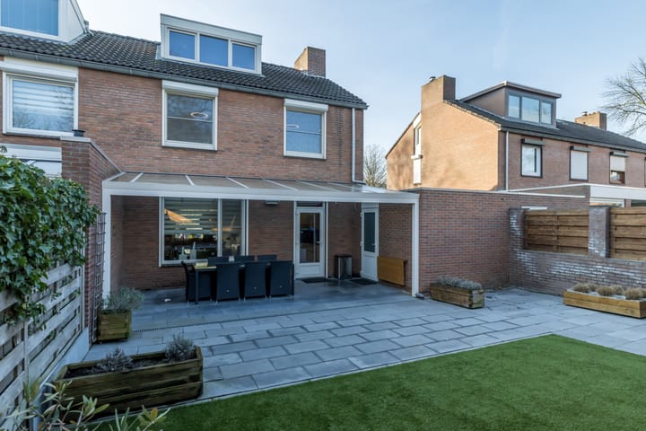 Foto 29 van Van Weerden Poelmanstraat 181