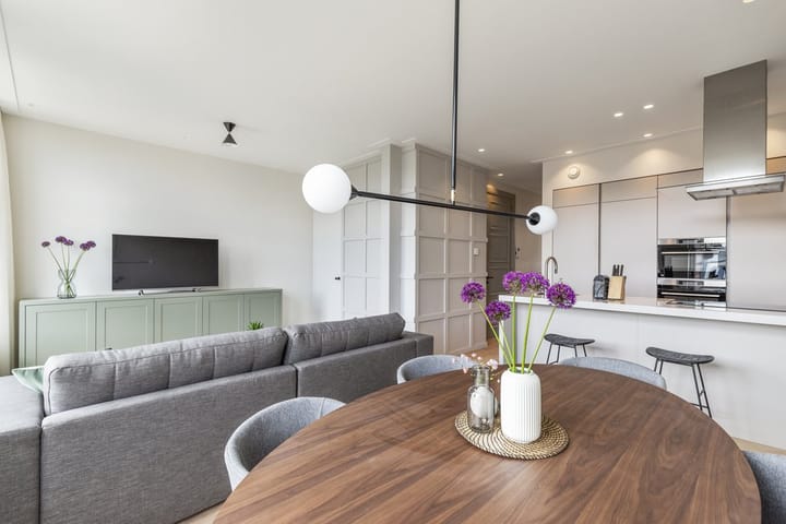 Photo 4 of Van Baerlestraat 154-1
