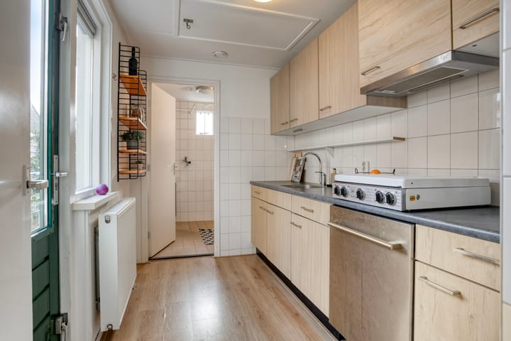 Photo 14 of Javastraat 84