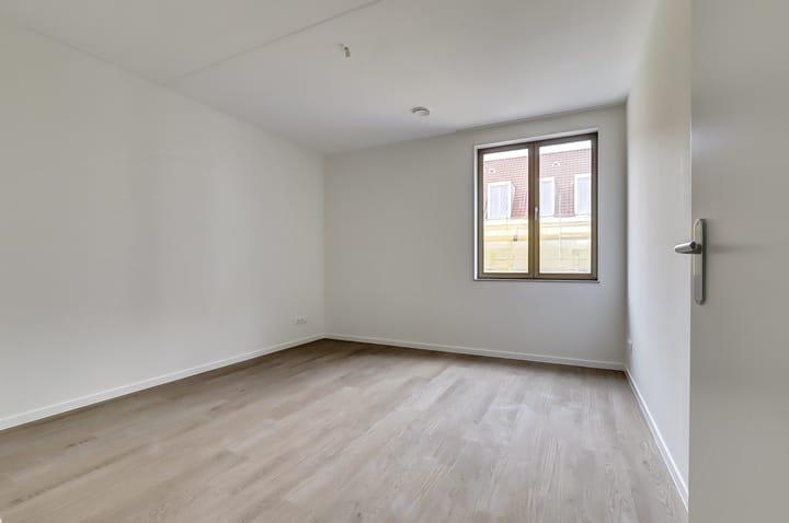 Foto 21 van Weurtseweg 17