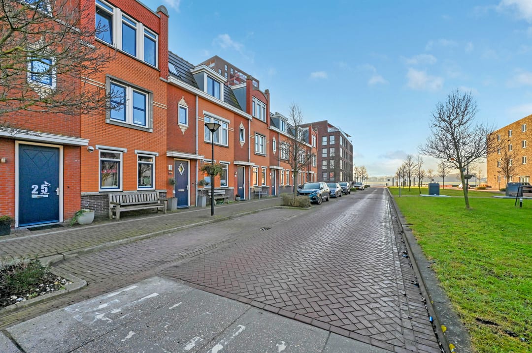 Photo 38 of Vuurbaak 25