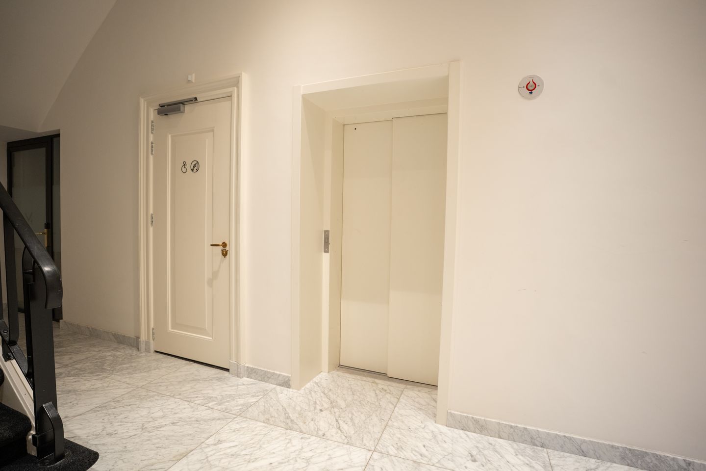 View photo 5 of Nieuwegracht 6