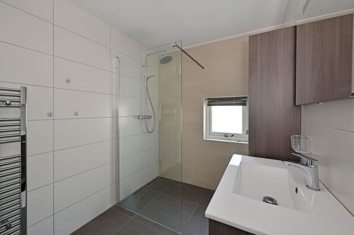 Photo 15 of Bernard Zweershof 16