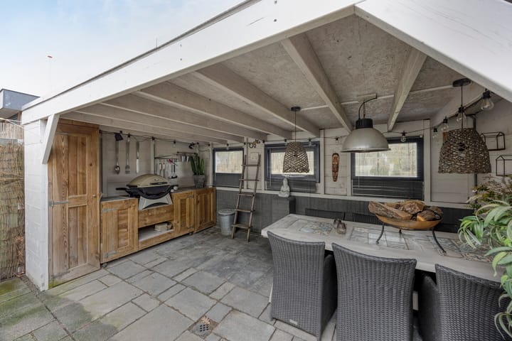 Photo 2 of J. van de Veldelaan 94