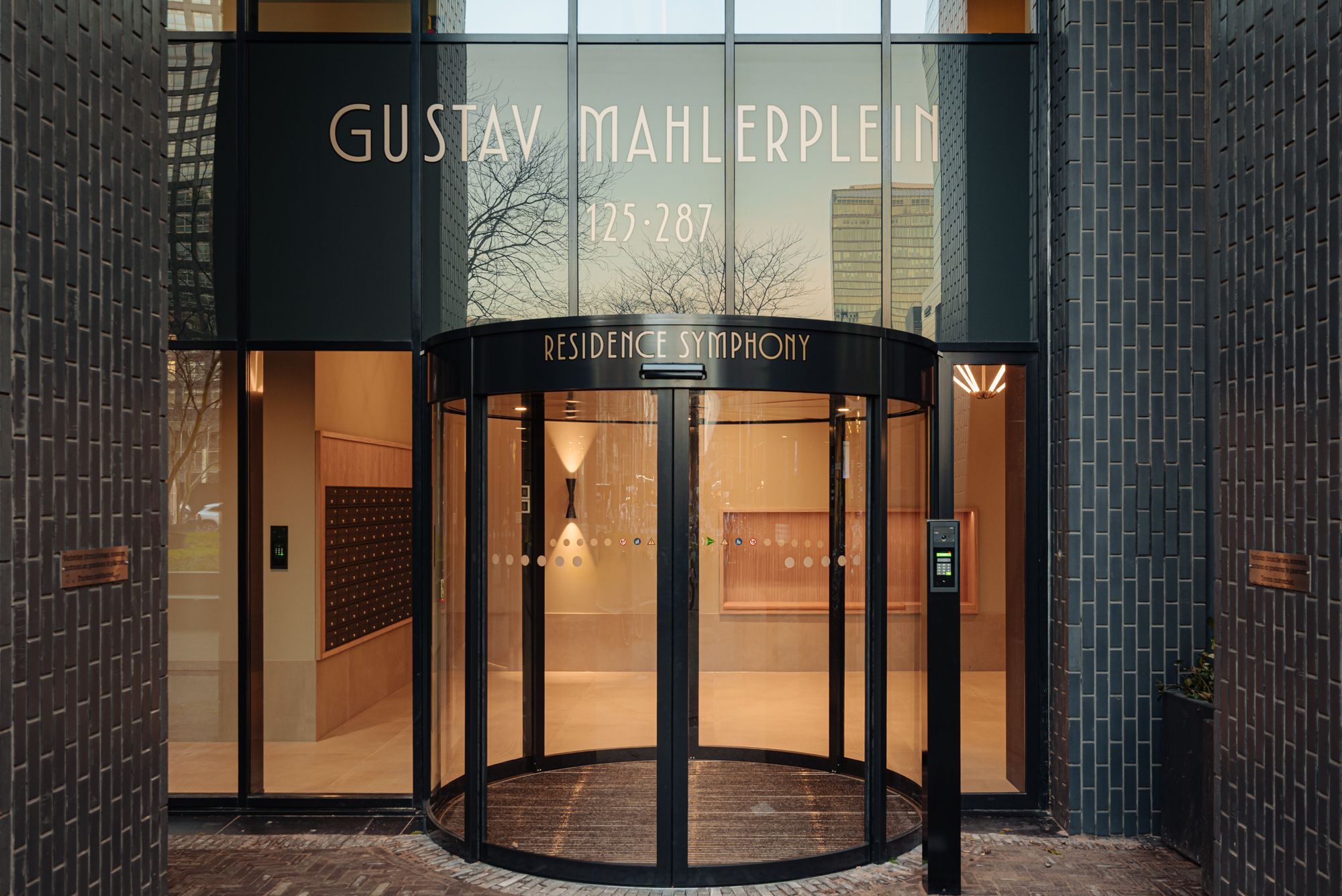 Foto 30 van Gustav Mahlerplein 195