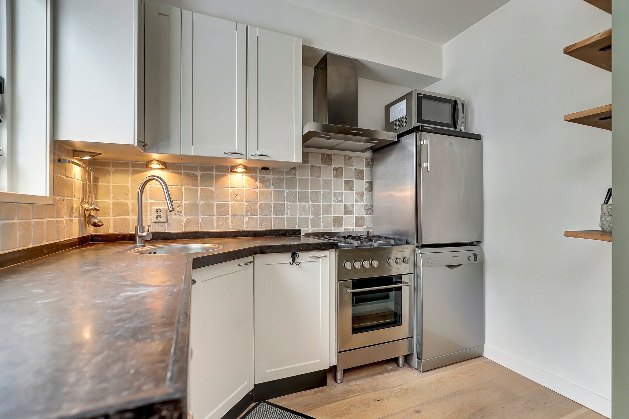 Photo 15 of Jan Luykenstraat 37