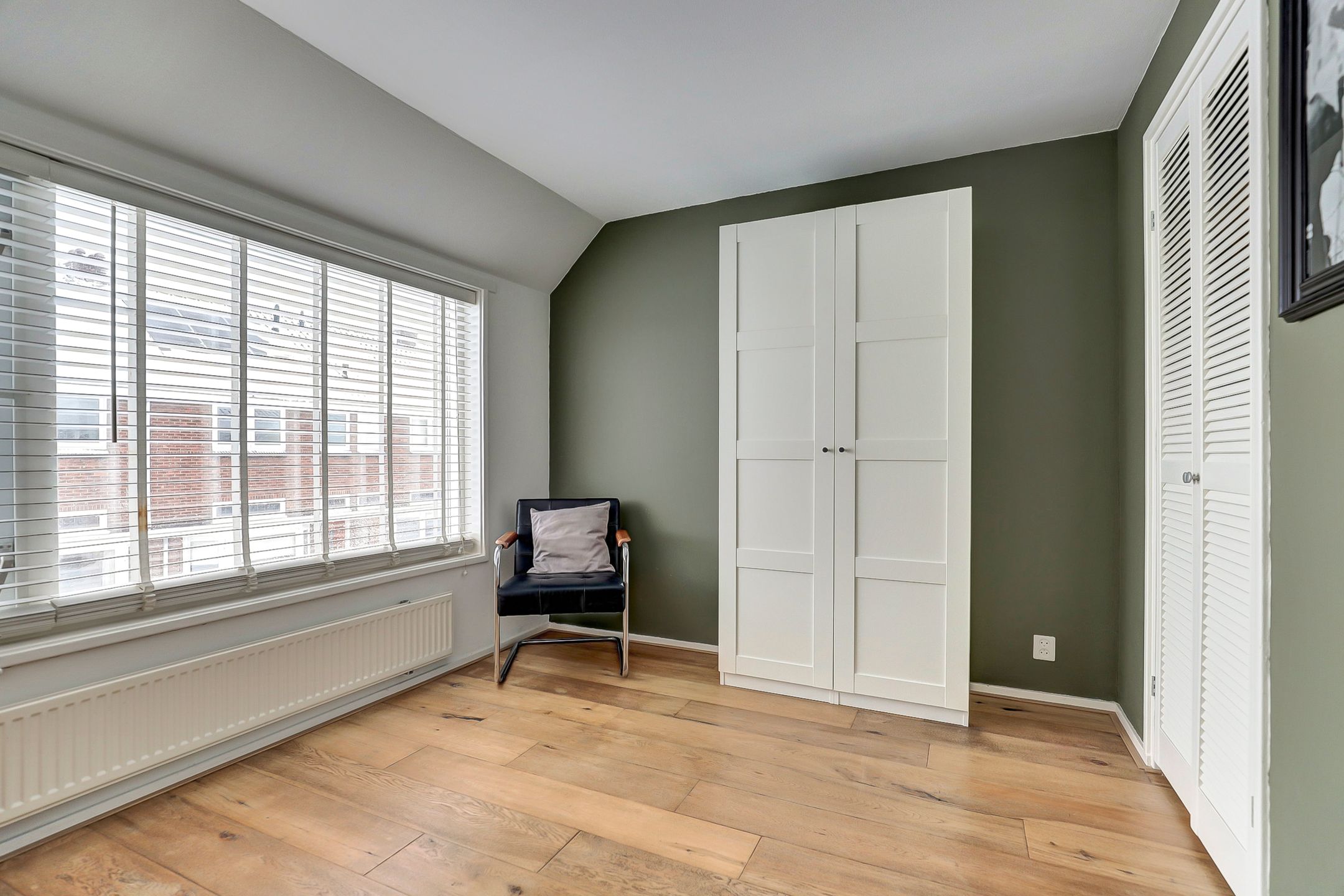 Photo 21 of Jan Luykenstraat 37