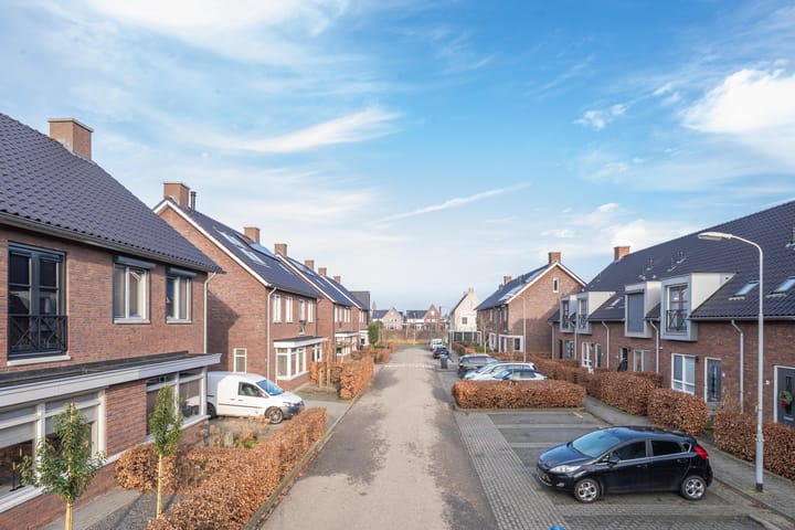 Photo 5 of Meester J van Dolderenstraat 19