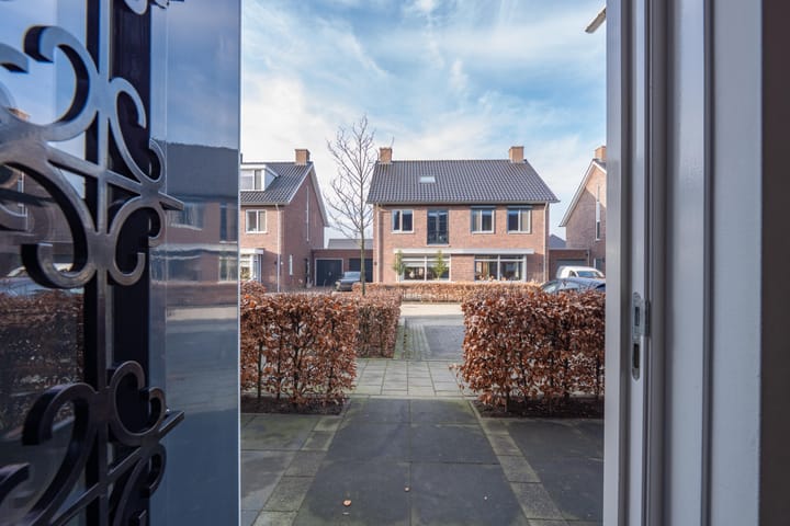 Photo 10 of Meester J van Dolderenstraat 19