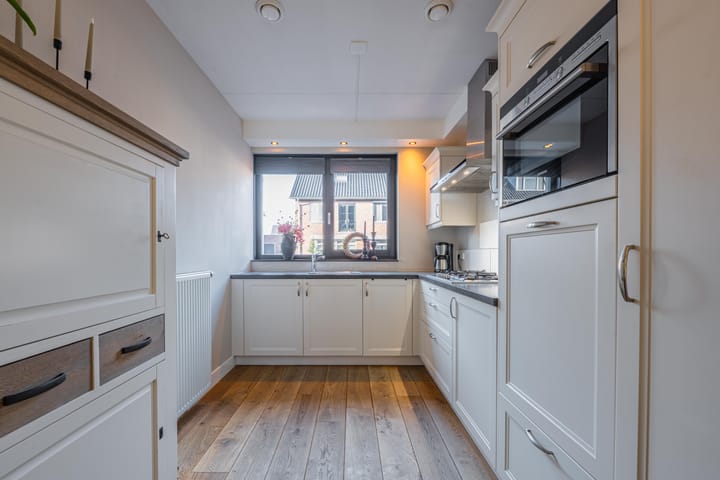 Photo 23 of Meester J van Dolderenstraat 19