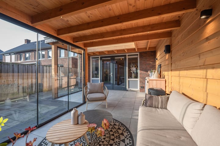 Photo 33 of Meester J van Dolderenstraat 19