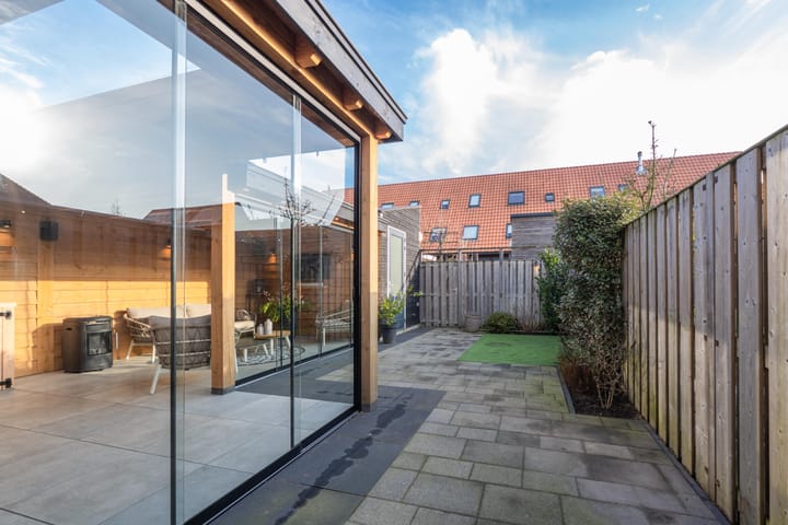 Photo 38 of Meester J van Dolderenstraat 19