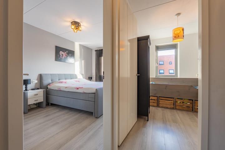 Photo 43 of Meester J van Dolderenstraat 19