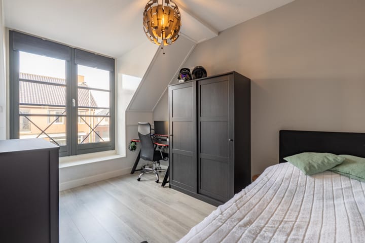 Photo 48 of Meester J van Dolderenstraat 19