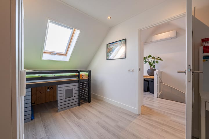 Photo 63 of Meester J van Dolderenstraat 19