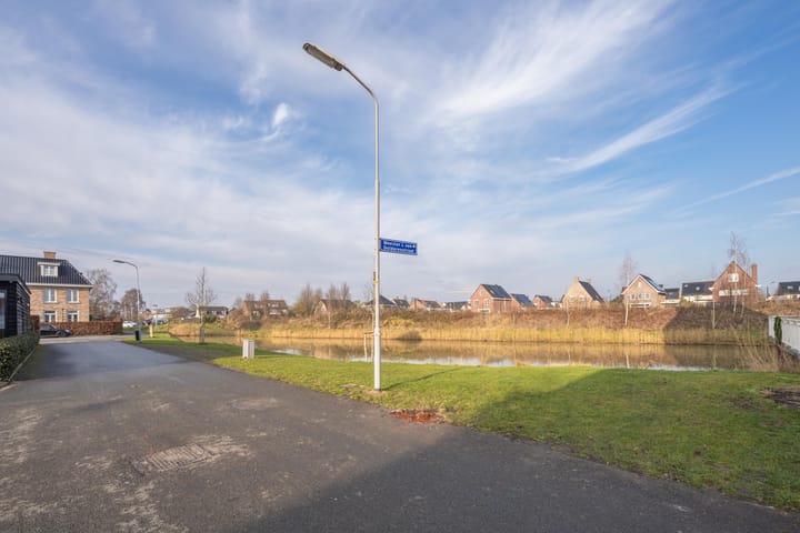 Photo 64 of Meester J van Dolderenstraat 19