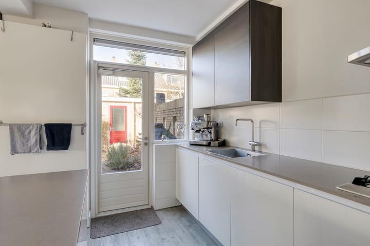 Foto 21 van Pieter de Hoochlaan 1