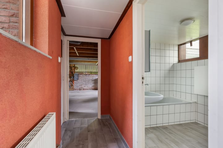 Foto 24 van Julianalaan 2-A