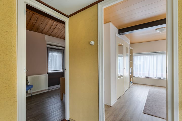 Foto 37 van Julianalaan 2-A