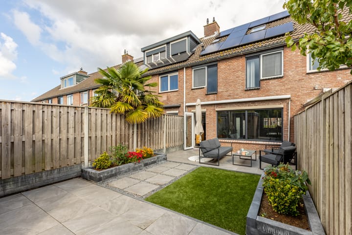 Photo 4 of Vuurvlinder 28