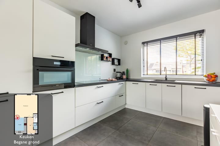 Foto 15 van Vuurvlinder 28