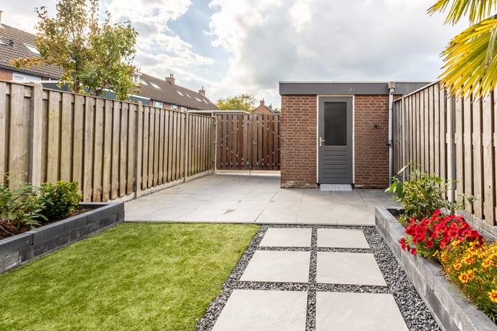 Foto 35 van Vuurvlinder 28