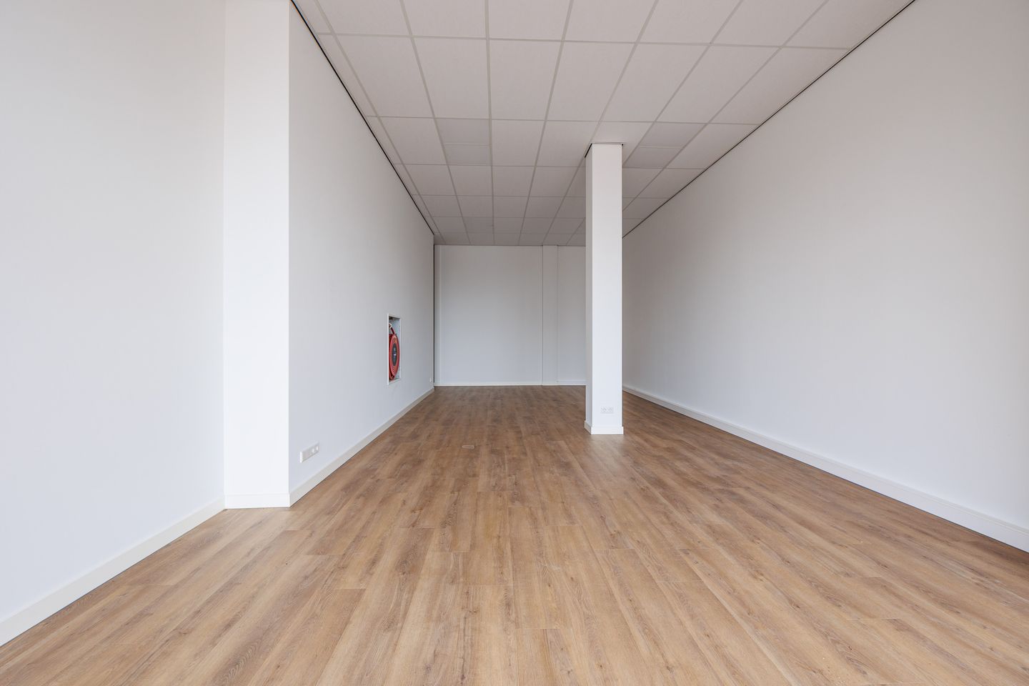 View photo 2 of Zandstraat 64