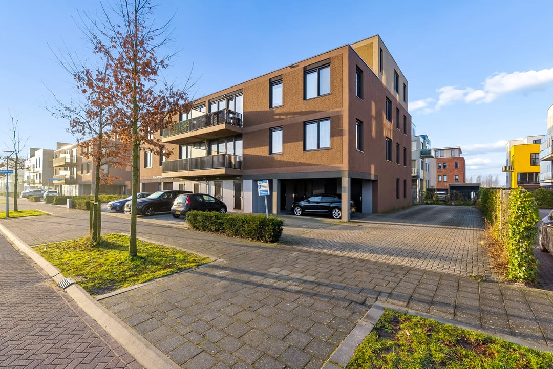 Photo 26 of Olivier van Noortstraat 8-C