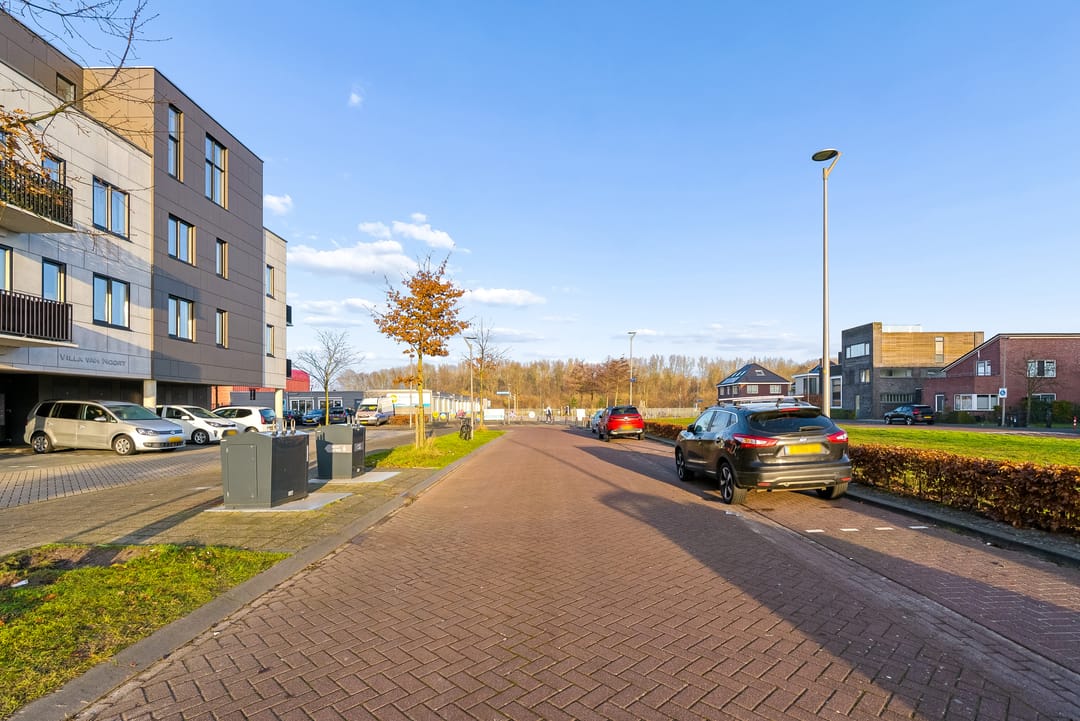 Photo 28 of Olivier van Noortstraat 8-C