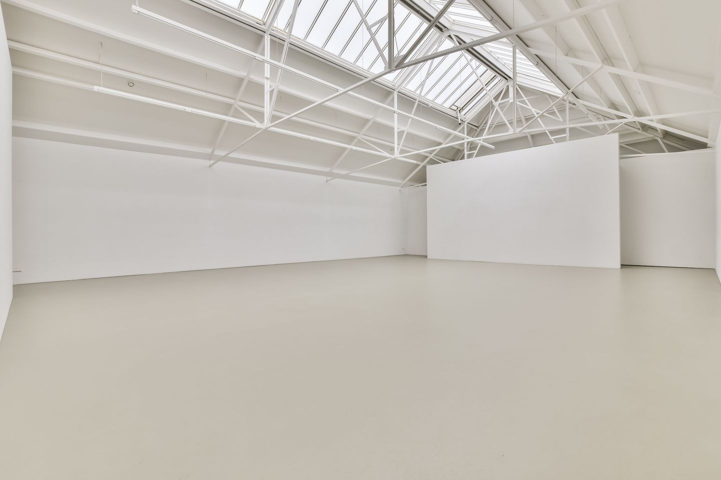 View photo 1 of Bloemstraat 140-A