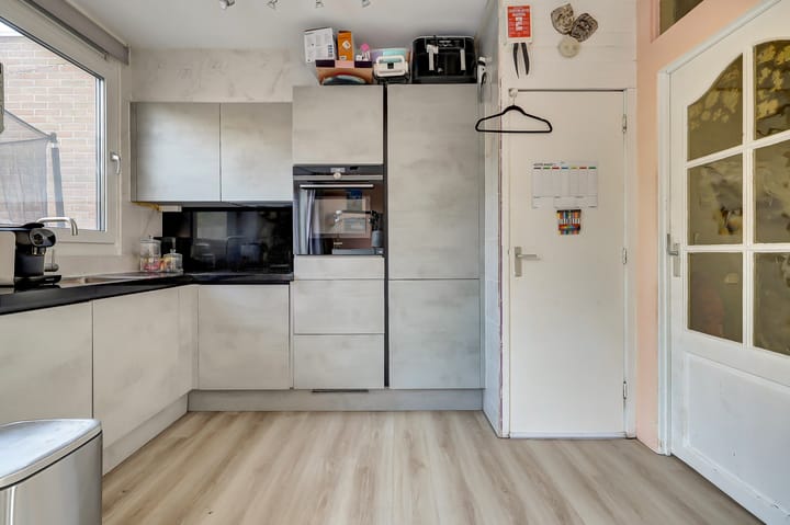 Photo 3 of Jan van Eyckpad 8