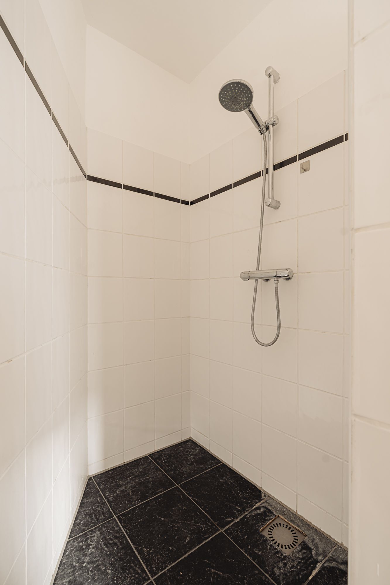 Photo 19 of Geuzenstraat 15-1