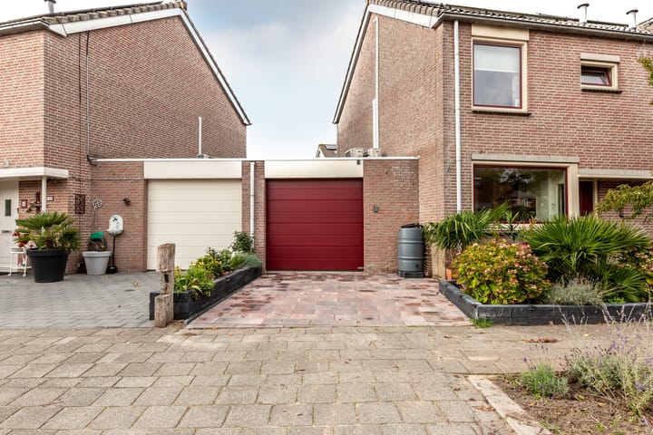 Foto 8 van Alban Bergstraat 6