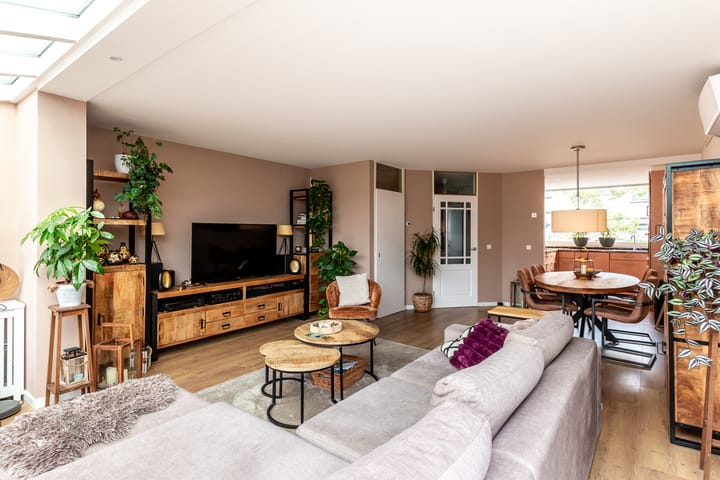 Foto 15 van Alban Bergstraat 6