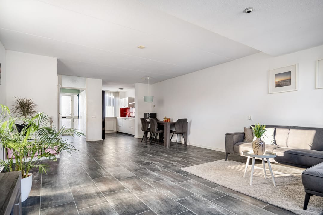 Photo 22 of Schutterstraat 34