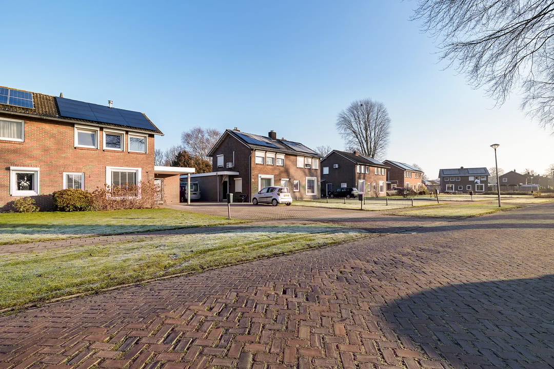 Photo 11 of Julianalaan 56