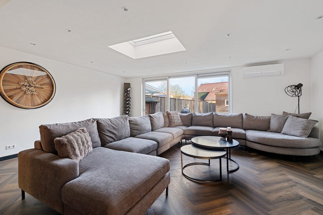 Photo 16 of Julianalaan 56