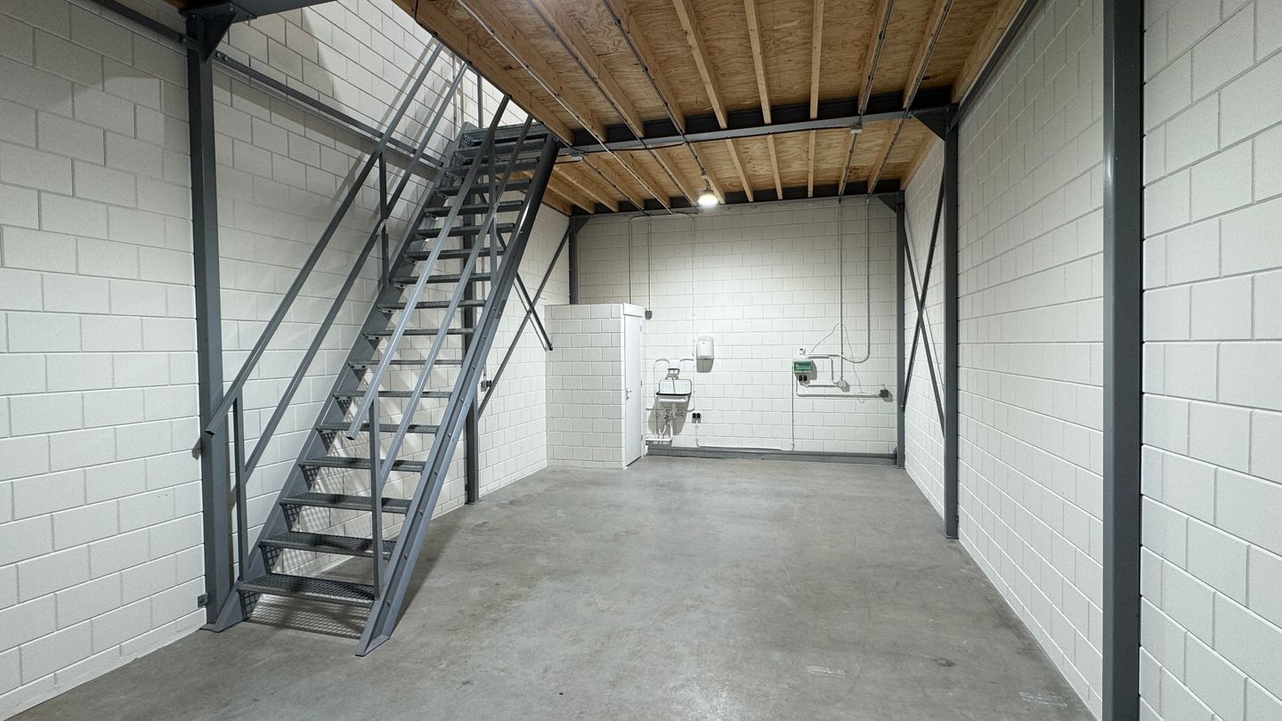 View photo 3 of Witte Paal 304-K