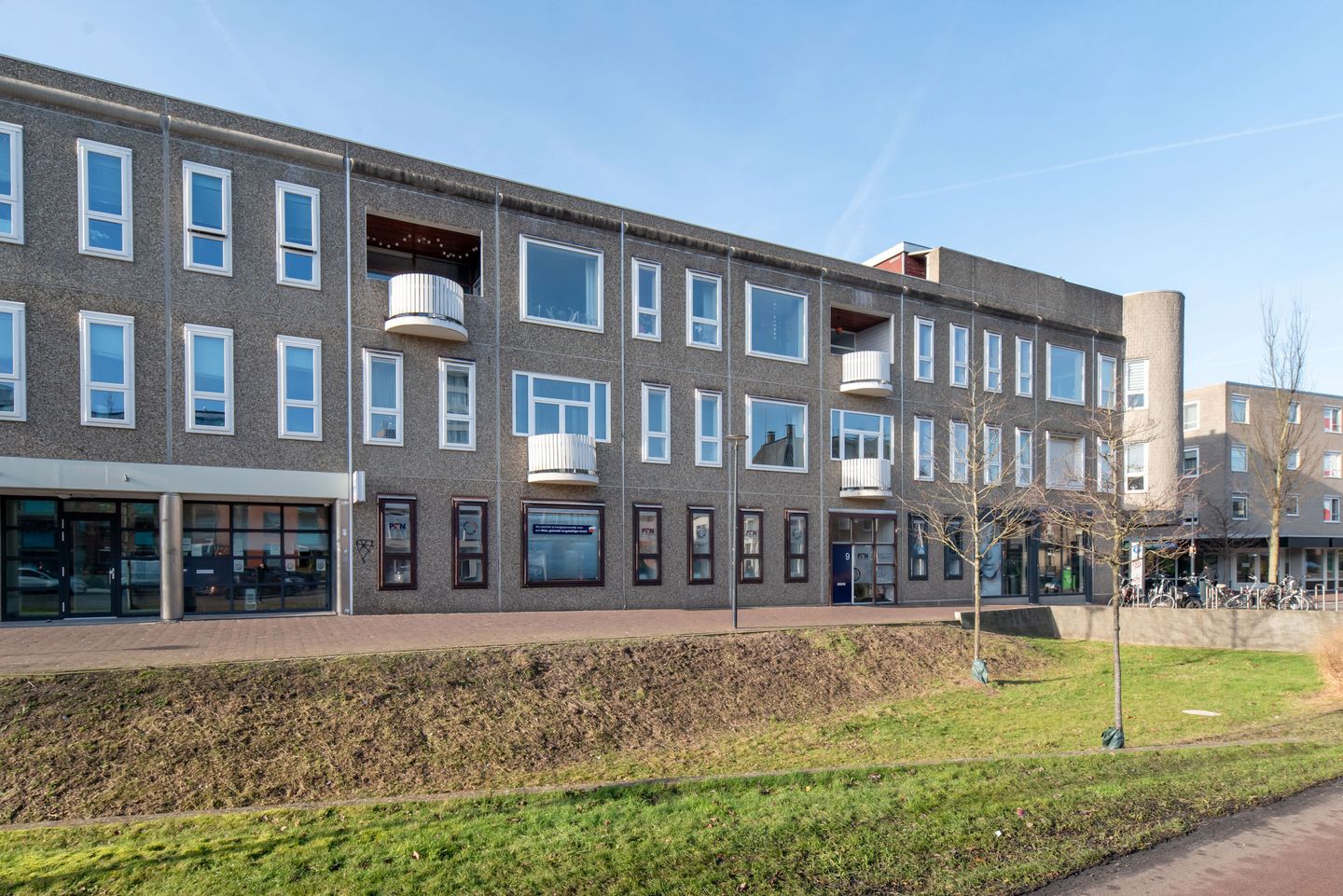 View photo 1 of Oldenzaalsestraat 9