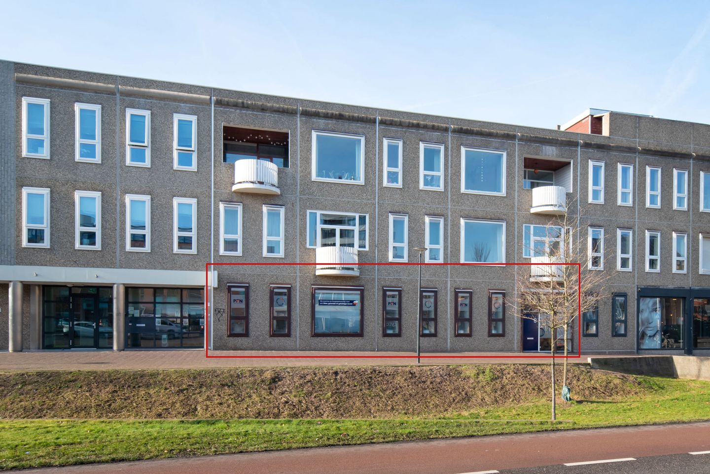 View photo 2 of Oldenzaalsestraat 9