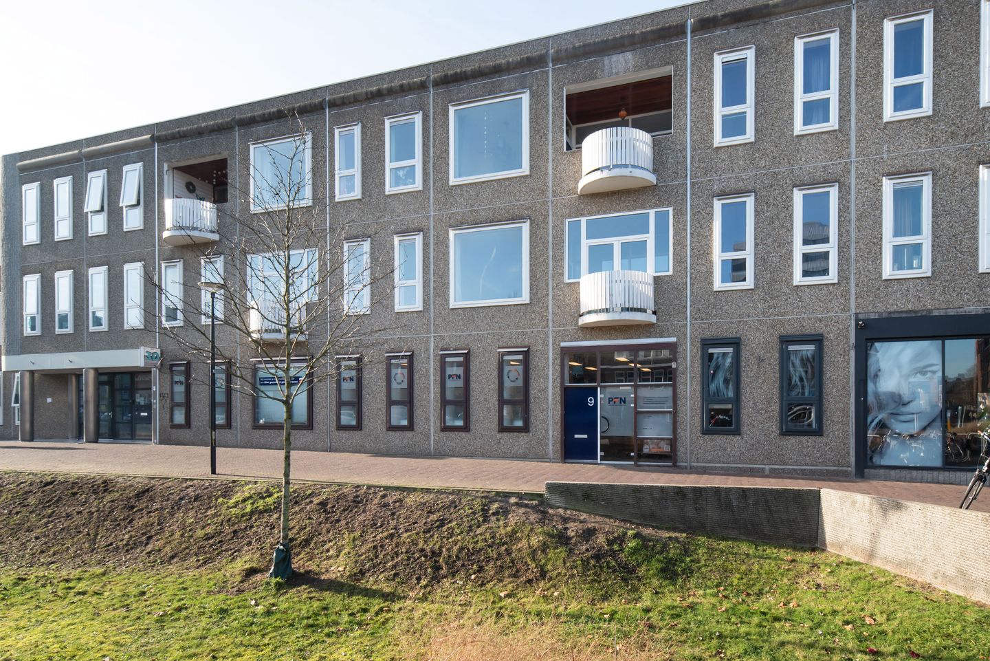 View photo 3 of Oldenzaalsestraat 9