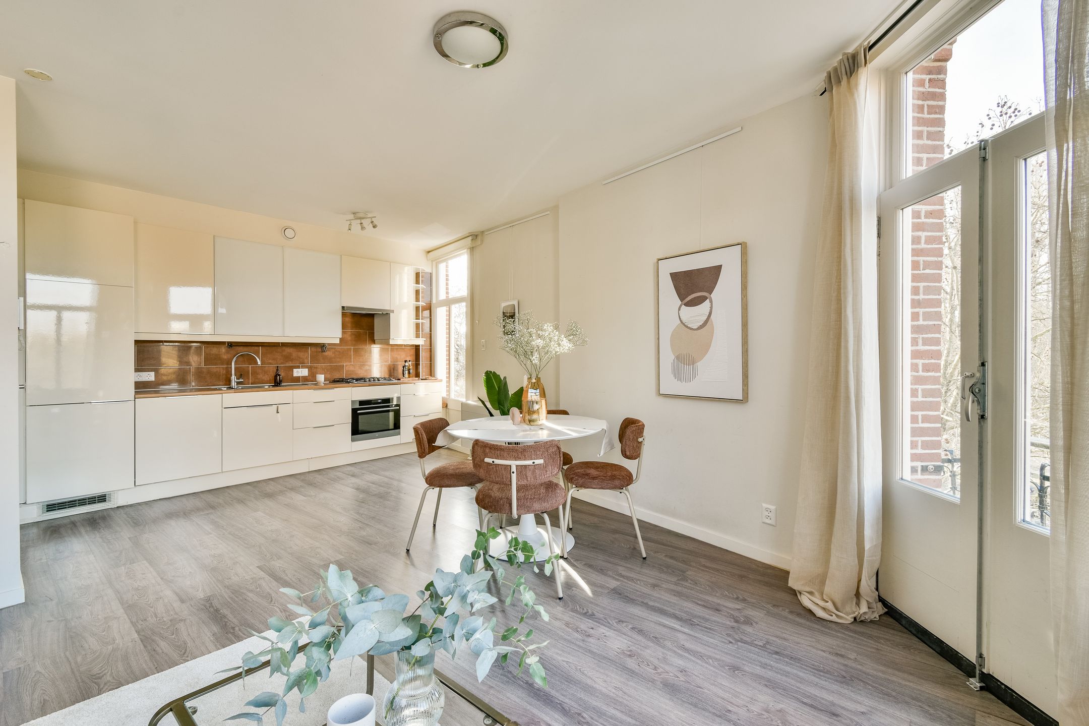 Photo 3 of Van Ostadestraat 2-3