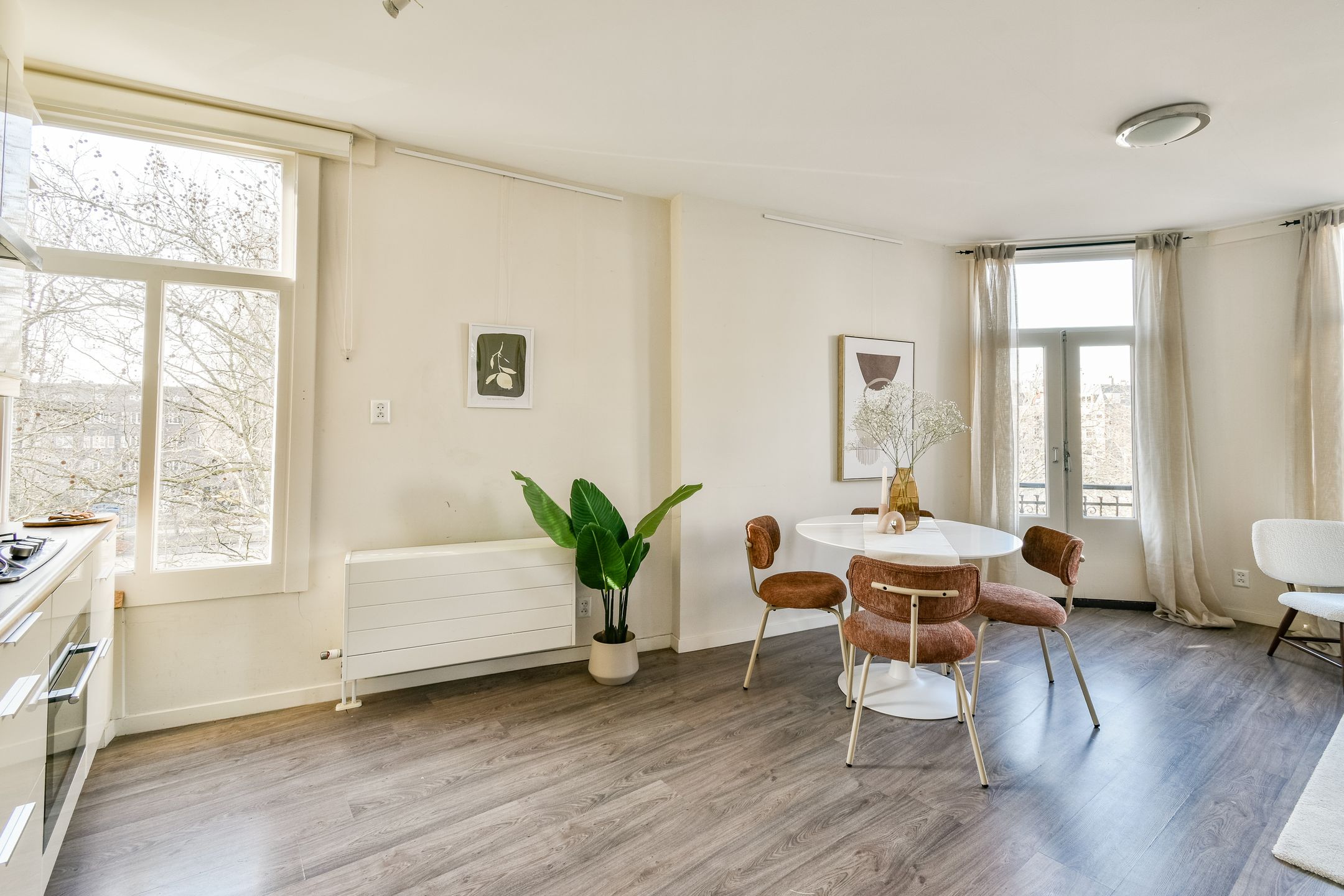 Photo 9 of Van Ostadestraat 2-3