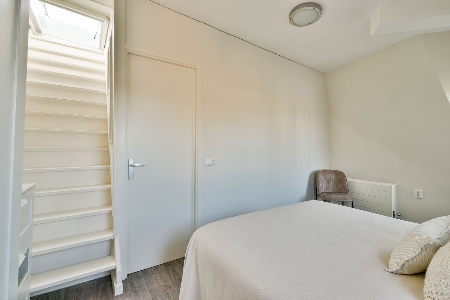 Photo 14 of Van Ostadestraat 2-3